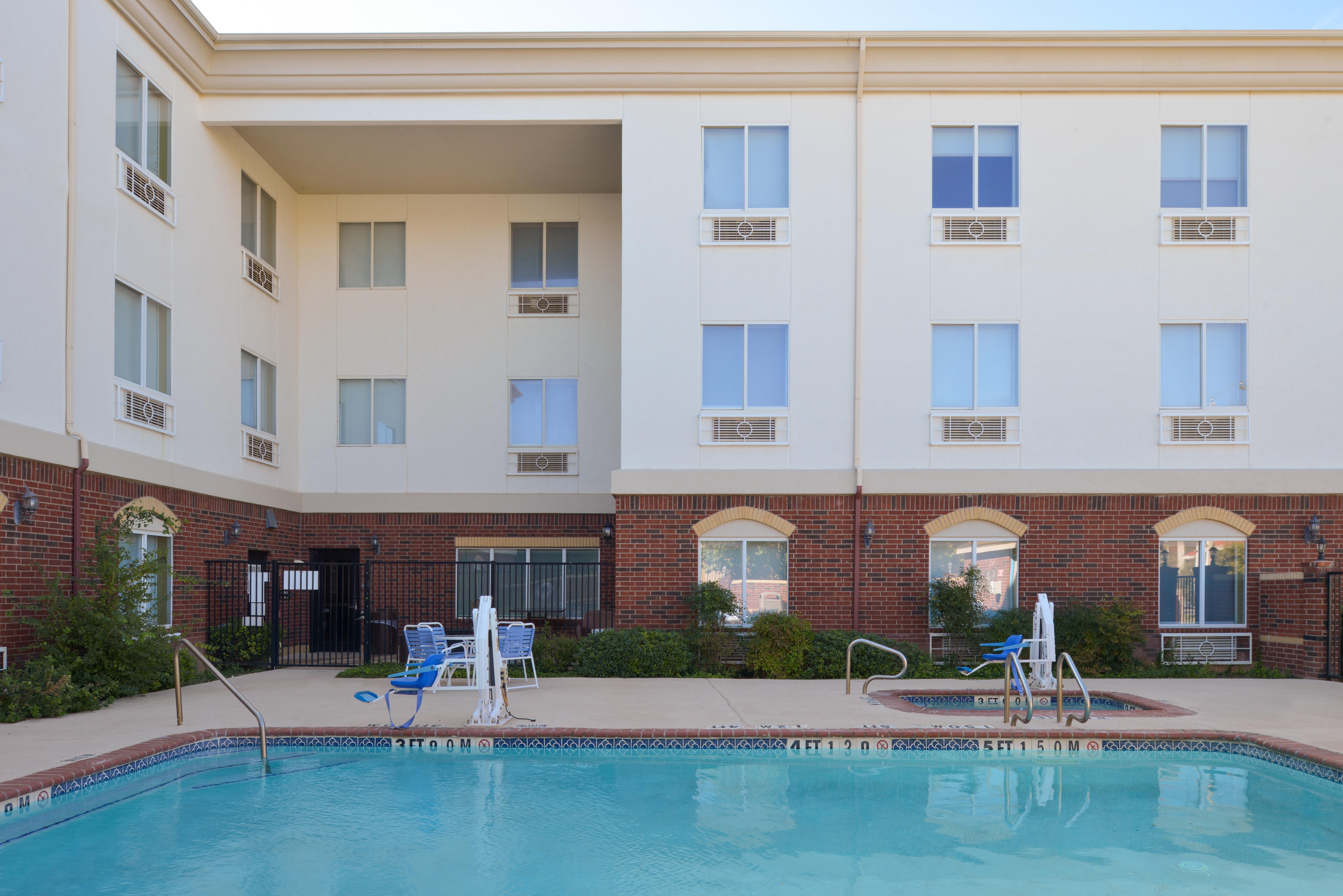 Holiday Inn Express Hotel & Suites Abilene Mall South By Ihg Exterior photo